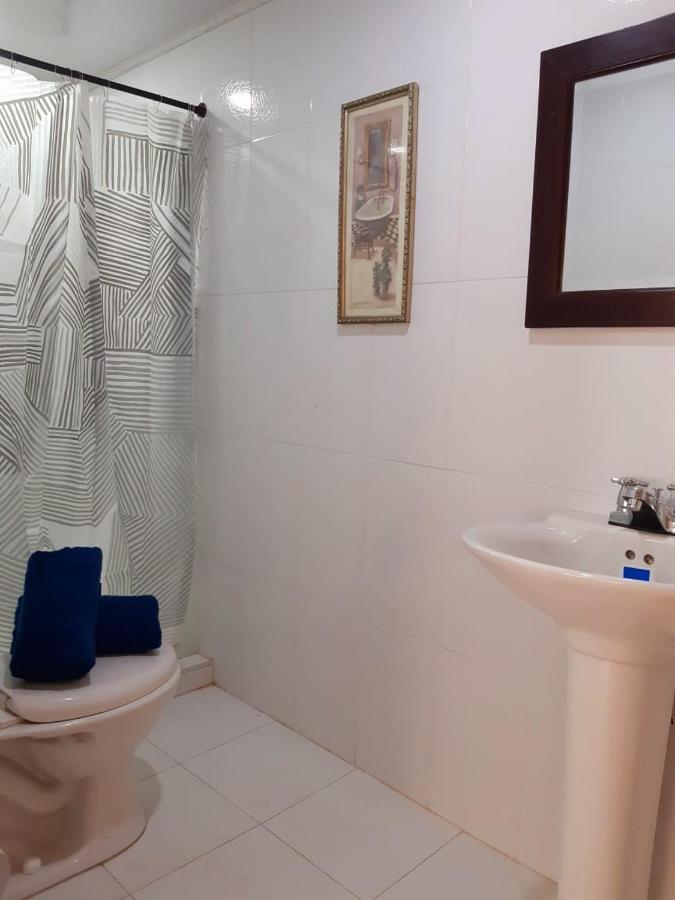 Joebi'S House Walking Distance To Rocky Cay Beach Ideal For Families Or Groups Buenavista (San Andres and Providencia Islands) Exterior foto